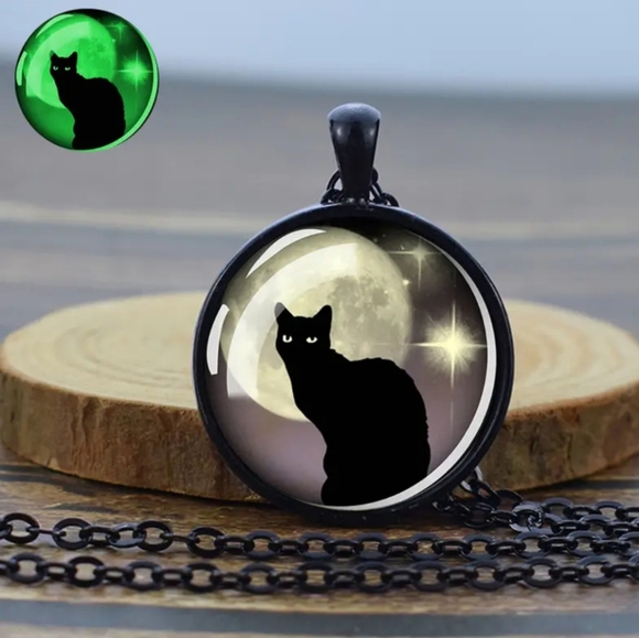 Beautiful Luminescent Black Cat 🐈‍⬛ Necklace Glows in the Dark L👀K - Picture 2 of 4